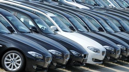 Neuwagen des Herstellers BMW auf dem Betriebsgelände des Autobauers