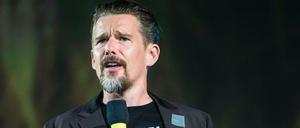 Ethan Hawke erhält den "Excellence Award" bei dem 71. Internationalen Filmfestival von Locarno. 