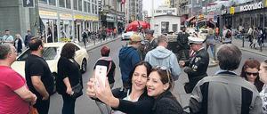 Lieblingsort der Touristen. Am Checkpoint Charlie wird geplant - und über die Pläne gestritten