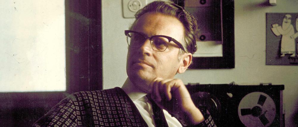 Geboren als Ferenc Hoffmann in Ungarn, knapp den Nazis entkommen, gefeiert in Deutschland als Ephraim Kishon für seine Satiregeschichten über Israel.