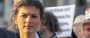 Linksfraktionschefin Sahra Wagenknecht im April bei einer Friedenskundgebung ihrer Partei vor der US-Botschaft am Brandenburger Tor.