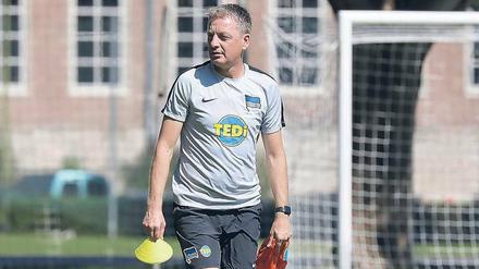 Rainer Widmayer, 51, arbeitete schon mit Chefcoach Markus Babbel bei Hertha BSC. Seit fast vier Jahren bildet er zusammen mit dem früheren Mittelfeldspieler Pal Dardai das Berliner Trainergespann. 