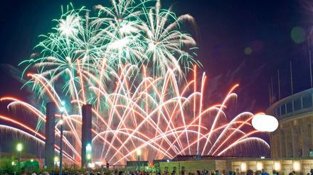 Feuerwerk über dem Maifeld am Olympiastadion. Ein Bild von der Pyronale 2014.