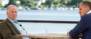Alexander Gauland (links), Fraktionsvorsitzender der AfD, unterhält sich mit ZDF-Journalist Thomas Walde während des "Sommerinterviews" in "Berlin direkt"..