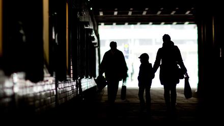 Familien, die in Deutschland wohnen, sind berechtigt Kindergeld zu beziehen.