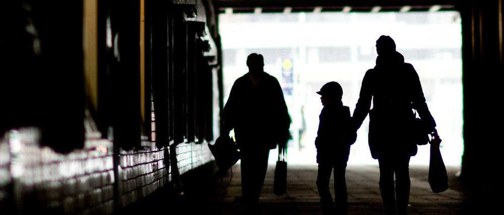 Familien, die in Deutschland wohnen, sind berechtigt Kindergeld zu beziehen.