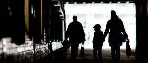 Familien, die in Deutschland wohnen, sind berechtigt Kindergeld zu beziehen.
