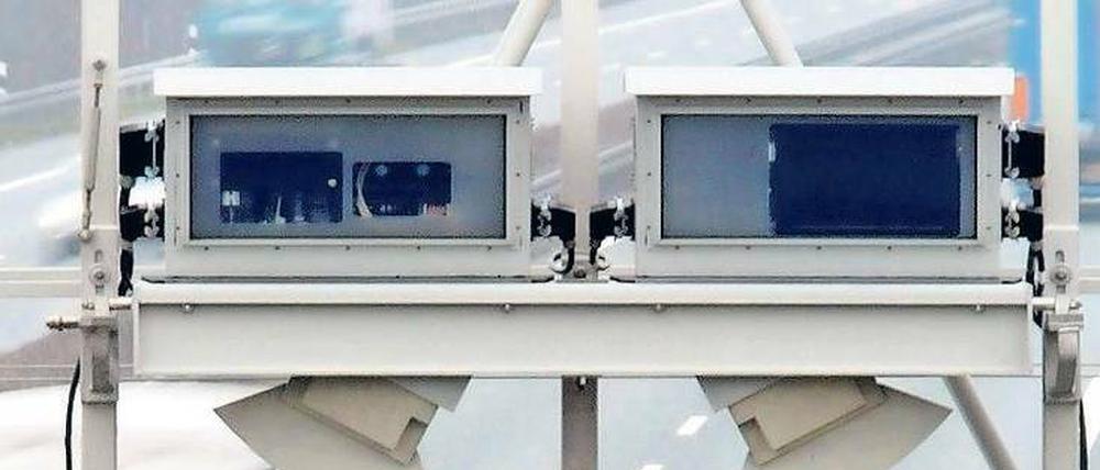 Neu ausgeschrieben. Nach dem Auslaufen des Betreibervertrags von Daimler und Telekom soll das Mautsystem 2019 wieder an Private vergeben werden. Foto: Rolf Vennenbernd/dpa