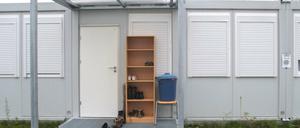 Heizen im Sommer auf: Tempohomes, hier in einem Containerdorf in Lichtenberg.