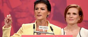 Linken-Politkerinnen Sahra Wagenknecht (links), Katja Kipping: Uneins nicht nur beim Thema Sammlungsbewegung.