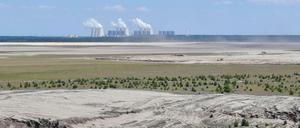Aus der Tagebau-Grube soll einmal der größte künstliche See Deutschlands entstehen - der Cottbuser Ostsee.
