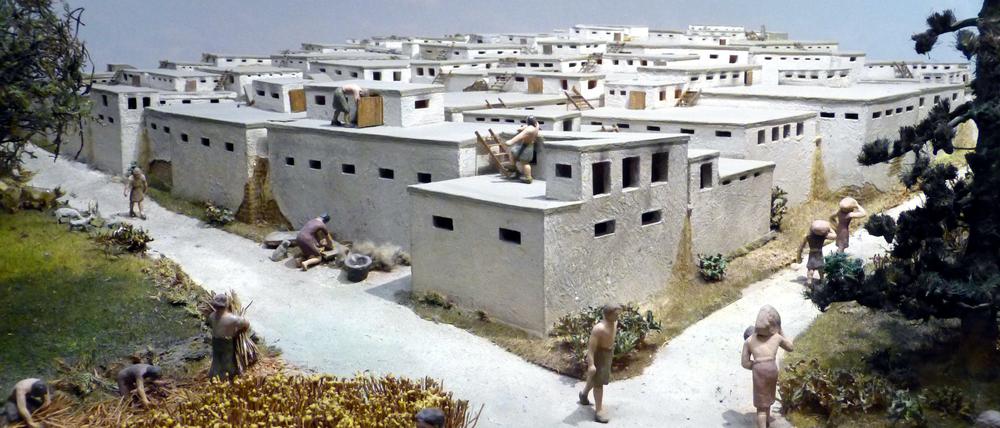Modell der jungsteinzeitlichen Siedlung Çatalhöyük in der heutigen Türkei. Das Foto stammt aus dem Museum für Ur- und Frühgeschichte in Weimar.