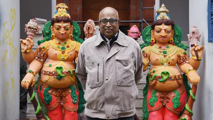 Vilwanathan Krishnamurthy auf der Baustelle vom Sri Ganesha Hindu Tempel in der Hasenheide 106 in Berlin-Kreuzberg, aufgenommen am 5. November 2021.