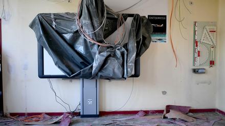 Viele Schulen können ihre Ausrüstung nicht nutzen - wegen Bauarbeiten oder mangels ausreichendem Internet.