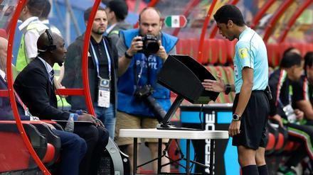 Nochmal draufgeschaut. DFB und DFL wollen beim Thema Videobeweis Klarheit schaffen.