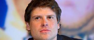 Jan Ullrich im Jahr 2007 bei einer Pressekonferenz in Hamburg, auf der er seinen Rücktritt bekanntgab.