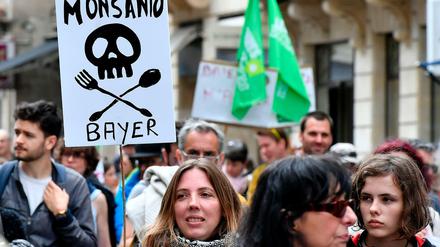 Internationaler Protest. Eine Demonstrantin in Bordeaux hält ihre Meinung im vergangenen Jahr plakativ hoch. 