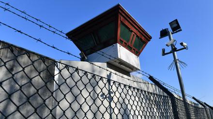 In der JVA Tegel stehen drei Zellen für Gefährder, die auf ihre Abschiebung warten, zur Verfügung. 