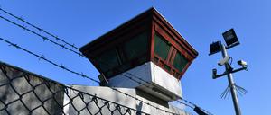 In der JVA Tegel stehen drei Zellen für Gefährder, die auf ihre Abschiebung warten, zur Verfügung.