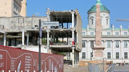 Im Abriss begriffen. Der letzte Rest der ehemaligen Fachhochschule am Alten Markt in Potsdam.