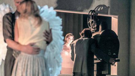 Tradition. Ende des Monats gastiert das Tanztheater Wuppertal mit einem neuen Stück in der Volksbühne. 