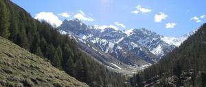 Malerische Alpen. Hier ein Gebirgsmassiv mit dem 3048 Meter hohen Piz Saliente in Italien.