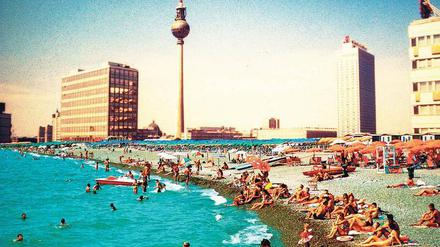 Vorne der Strand und hinten die Stadt: Eins von Gaia Marturanos Motiven.