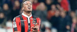 Kein Grund zum Ärgern. Alassane Plea kam für 23 Millionen Euro von Nizza nach Mönchengladbach. 