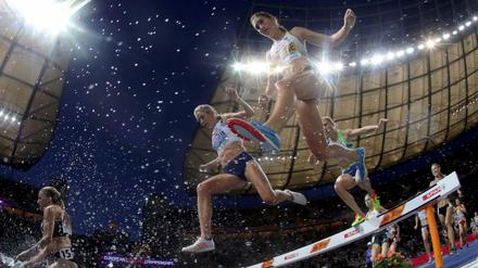 Über alle Hindernisse. Die Leichtathletik (im Vordergrund Europameisterin Gesa Krause) hat wieder Tempo aufgenommen.