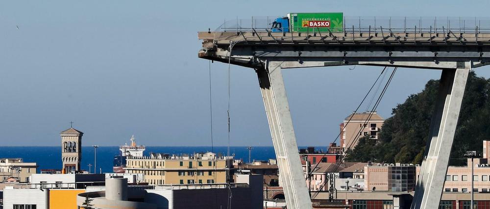 In Italien werden nun die Schuldigen für den Einsturz der Autobahnbrücke Morandi in Genua gesucht. .
