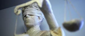 Wenn die Politik den Respekt vor der Justiz verliert, ist der Rechtsstaat akut gefährdet.