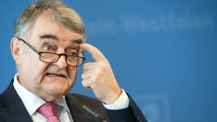 NRW-Innenminister Herbert Reul verteidigt die Abschiebung von Sami A. als Sache des gesunden Rechtsempfindens.