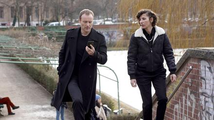 Mark Waschke und Meret Becker als Robert Karow und Nina Rubin im RBB-„Tatort: Die Kalten und die Toten“. 