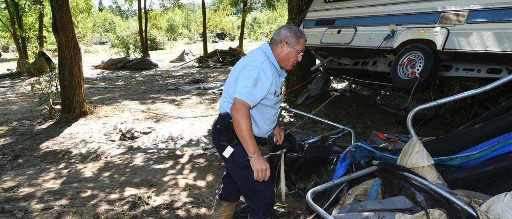 Ein überschwemmter und beschädigter Wohnwagen nach den Überflutungen in Südfrankreich. 