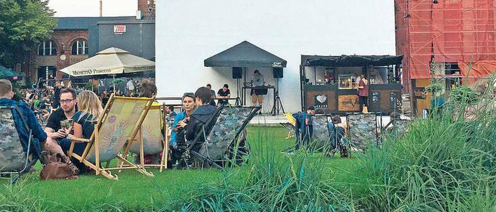 Frisch. Statt Webstühlen rattern nun Kaffeemaschinen und Bierzapfanlagen im Alternativzentrum „OFF“.