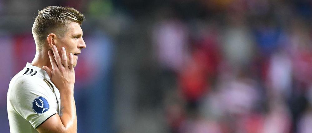 15.08.2018, Estland, Tallinn: Fußball: UEFA Supercup, Real Madrid - Atletico Madrid im Lilleküla Stadion. Toni Kroos von Real Madrid regaiert.