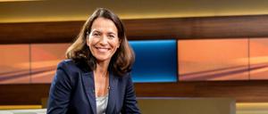 Anne Will freut sich am Sonntag um 21 Uhr 45 im Ersten auf Gäste und Zuschauer.
