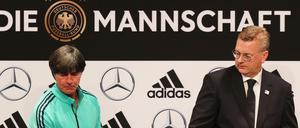 Abhängig. Das Schicksal Reinhard Grindels hängt an dem von Bundestrainer Löw.