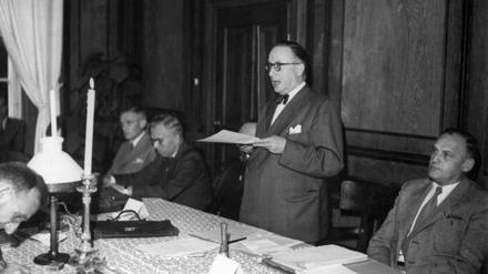 Im ehemaligen Gästeschlafzimmer des Bayernkönigs Ludwig II. im alten Schloss Herrenchiemsee auf der Herreninsel tagte 1948 der Verfassungskonvent.