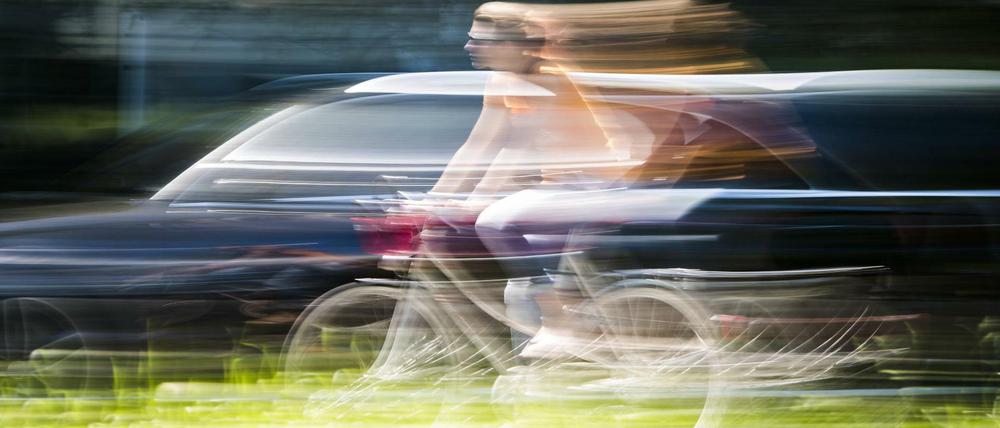 Kaum ein Radler in Berlin, der nicht von riskanten Überholmanövern von Autofahrern berichten kann.