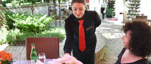 Auch im Restaurant kommen Azubis zum Einsatz.