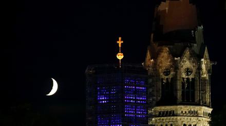 Die Gedächtniskirche bei Nacht.