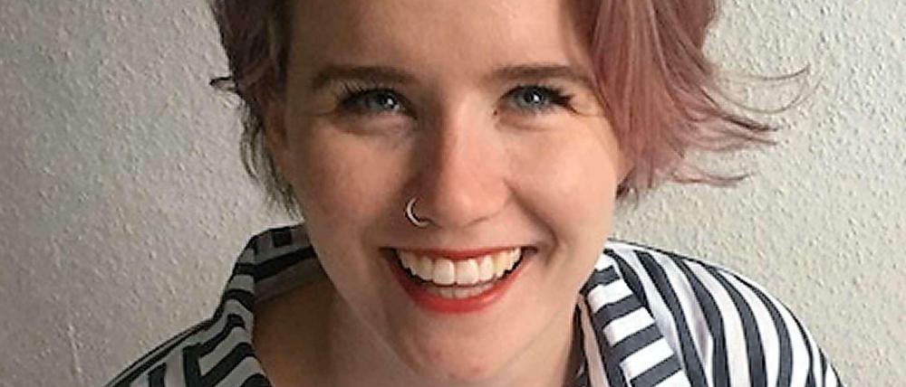 Jes Welsh unterstützt als Doula queere Menschen bei der Familienplanung.