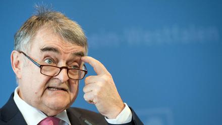 Nordrhein-Westfalens Innenminister Herbert Reul (CDU): Seine Aussage über die Justiz im Fall Sami A. wird stark kritisiert.