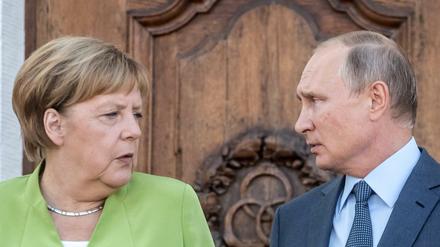 Bundeskanzlerin Angela Merkel und der russische Präsident Wladimir Putin auf Schloss Meseberg.