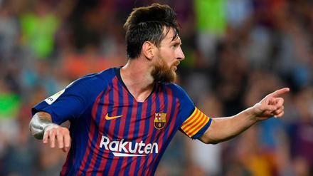 Nach vorne. Beim 3:0 erzielte Lionel Messi zwei Tore - eins davon war ein historisches.