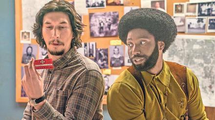 Offiziell Mitglied. Ron (John David Washington) und Flip (Adam Driver) können nicht glauben, dass ihr Trick funktioniert. 