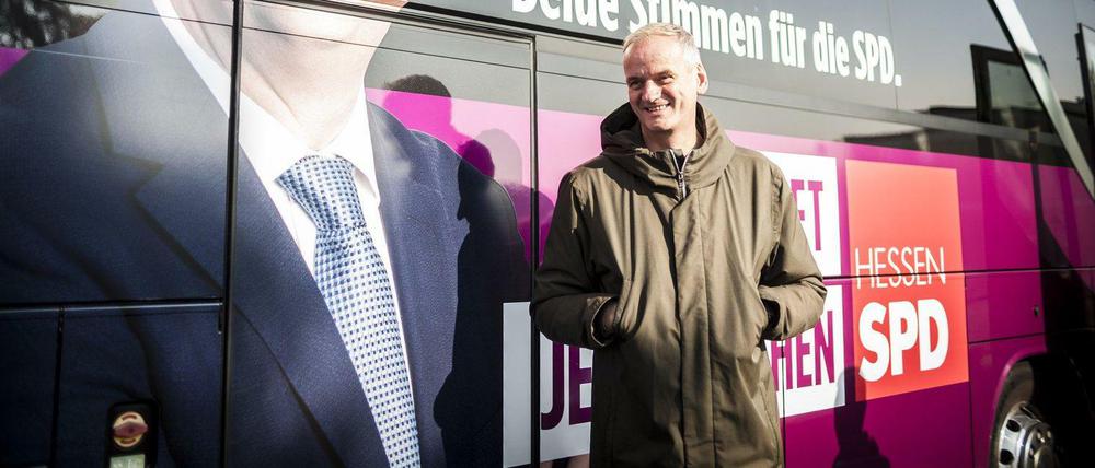 18.000 Kilometer-Wahlkampf mit Auto und Bus.