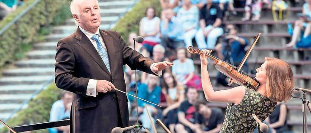 Götterklang. Daniel Barenboim und die Geigerin Lisa Batiashvili.