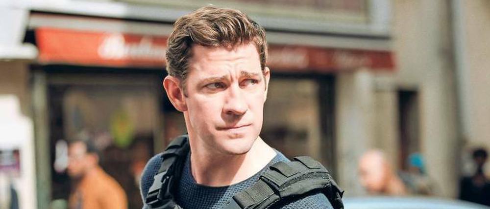 Amerikaner, weiß, männlich, breitschultrig. Auch bei John Krasinski als Jack Ryan fehlen diese Attribute nicht. Wenngleich seine Figur nuancierter ist.